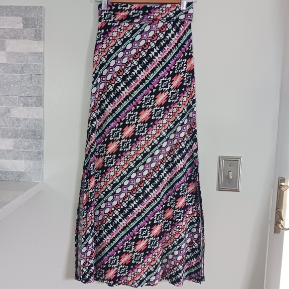 Empyre • Women Junior's Multicolor Geometric Foldable Waistband Long Max… - Picture 2 of 11